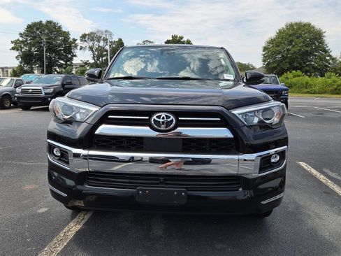 Used 2022 Toyota 4Runner Limited AWD/4WD image 2