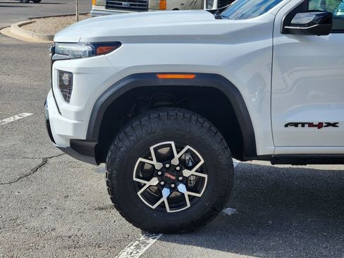 Used 2023 GMC Canyon AT4X image 5