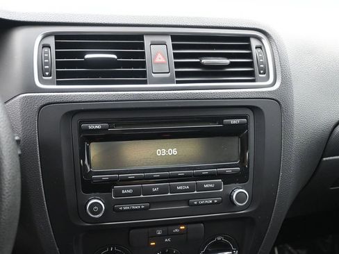Used 2014 Volkswagen Jetta SE FWD image 10