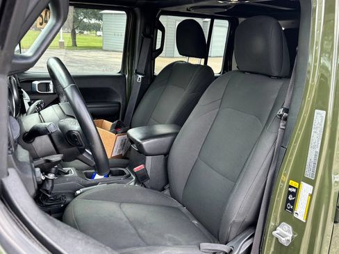 Used 2021 Jeep Wrangler Unlimited Sport w/ Sun And Sound Package AWD/4WD image 8