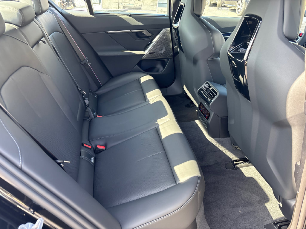 New 2027 BMW M5 w/ Carbon Package AWD/4WD image 15