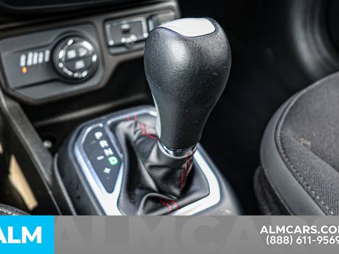 Used 2023 Jeep Renegade Trailhawk image 43