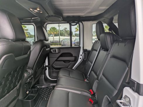 Used 2021 Jeep Wrangler Unlimited Rubicon image 14