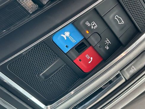 Used 2023 Jeep Grand Cherokee Limited image 51