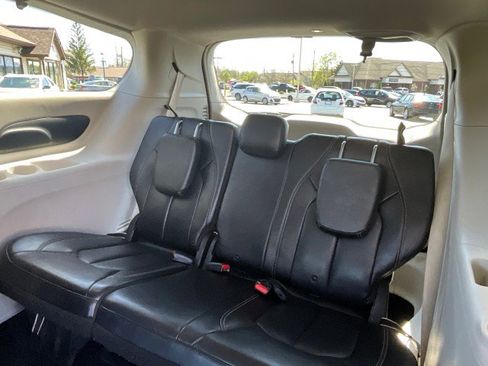 Used 2021 Chrysler Voyager Lxi FWD image 35