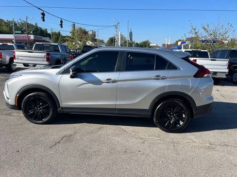 Used 2024 Mitsubishi Eclipse Cross LE AWD/4WD image 3