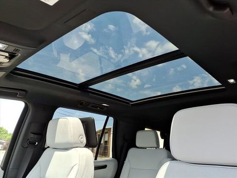 New 2026 Chevrolet Tahoe Premier AWD/4WD image 9