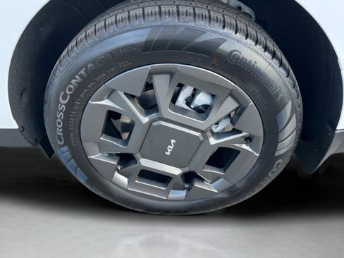 New 2026 Kia Carnival EX FWD image 11