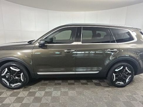 Used 2024 Kia Telluride S FWD image 6