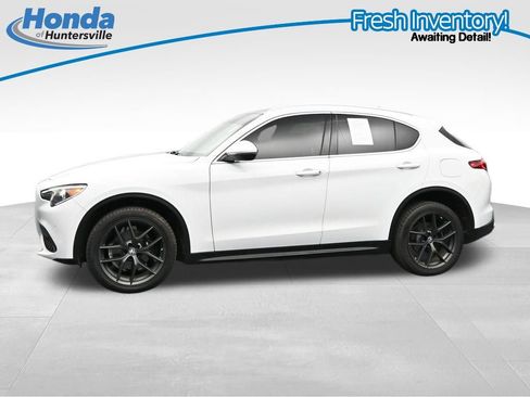 Used 2018 Alfa Romeo Stelvio AWD image 5