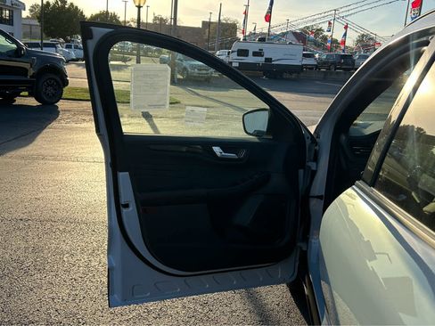 New 2026 Ford Escape ST-Line w/ Tech Pack #1 image 15