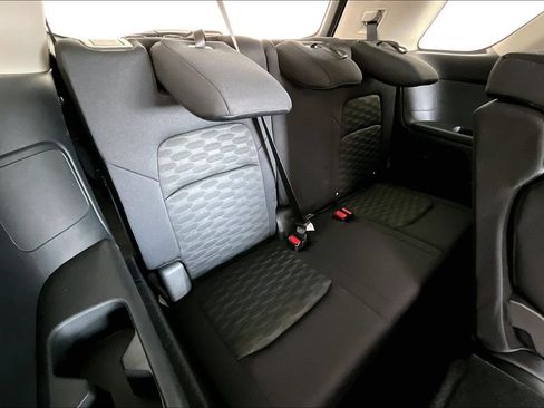 Used 2024 Nissan Pathfinder SV FWD image 38