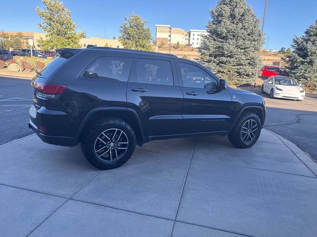 Used 2018 Jeep Grand Cherokee Trailhawk w/ Trailhawk Luxury Group AWD/4WD image 6
