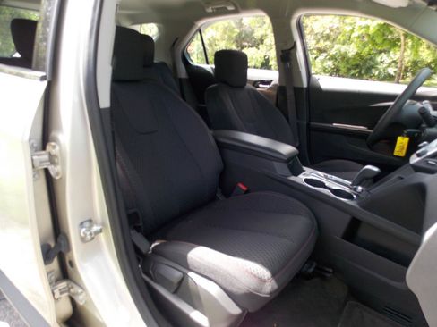 Used 2015 Chevrolet Equinox LS FWD image 12