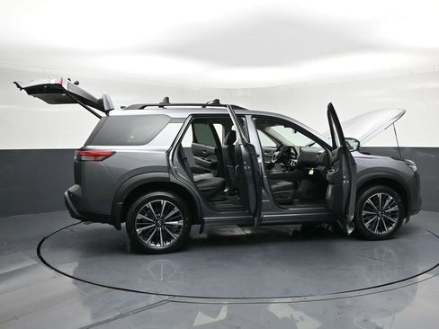 New 2026 Nissan Pathfinder Platinum w/ Cargo Package image 36