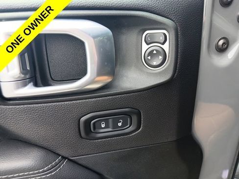 Used 2022 Jeep Wrangler Unlimited Rubicon 4xe w/ Cold Weather Group AWD/4WD image 31