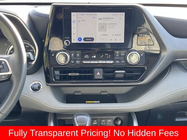 Used 2023 Toyota Highlander XLE AWD/4WD image 15