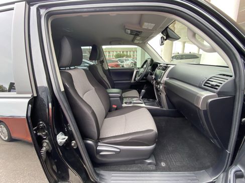 Used 2022 Toyota 4Runner SR5 RWD image 29