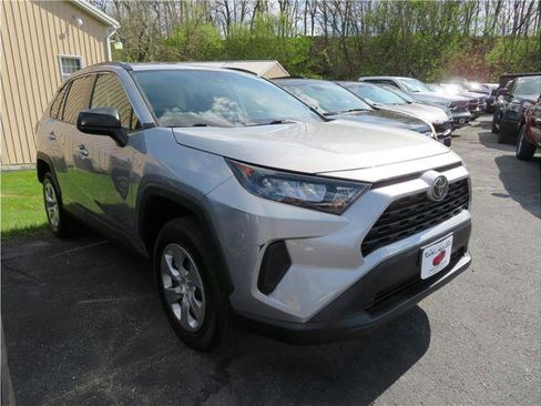 Used 2019 Toyota RAV4 LE w/ All Weather Liner Package image 13