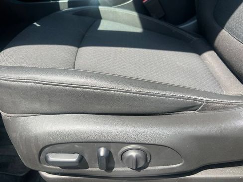 Used 2020 Buick Encore GX Select w/ Sport Touring Package FWD image 19