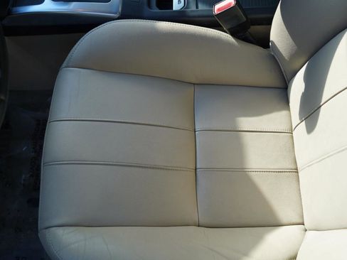 Used 2013 Land Rover LR2 image 27