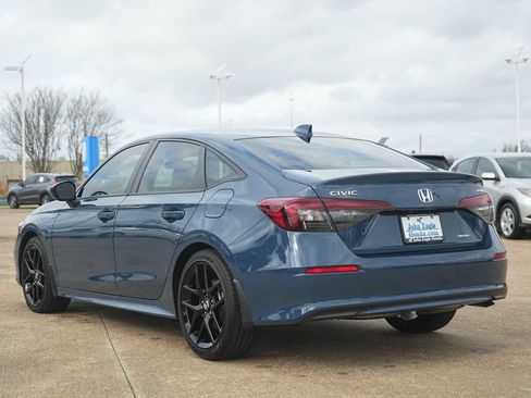 Used 2025 Honda Civic Sport image 4