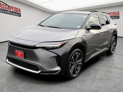 Used 2025 Toyota bZ4X AWD image 1