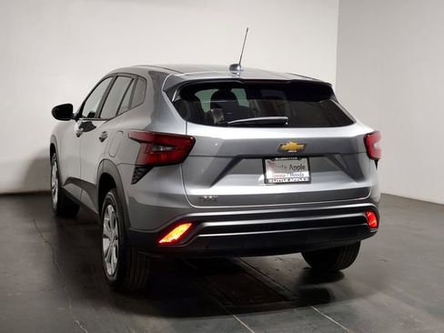 Used 2024 Chevrolet Trax LS w/ Driver Confidence Package image 23