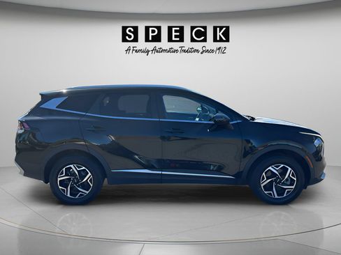 Used 2023 Kia Sportage LX AWD/4WD image 6