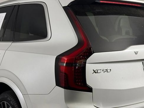 Used 2026 Volvo XC90 B6 Ultra w/ Protection Package AWD/4WD image 13