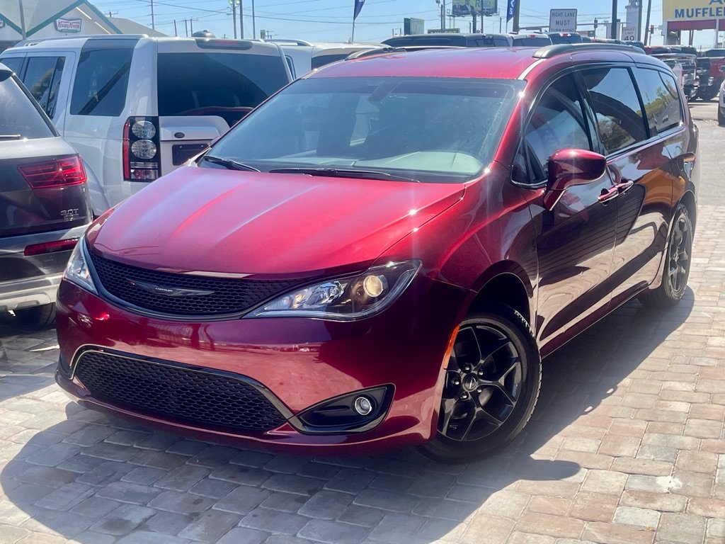 Used 2018 Chrysler Pacifica Touring-L w/ Premium Audio Group FWD image 40