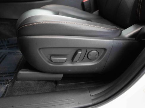 Used 2024 MAZDA CX-90 Plug-In Hybrid w/ Preferred AWD/4WD image 12