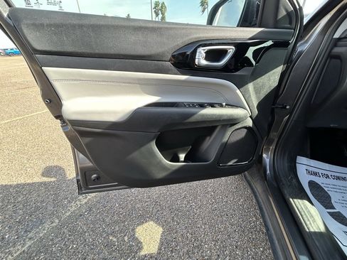 Used 2022 Jeep Compass Limited image 18