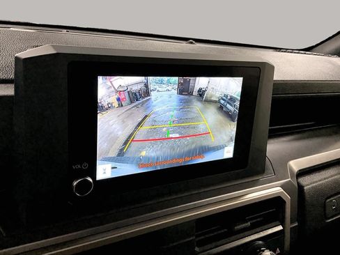 Certified 2025 Toyota 4Runner SR5 AWD/4WD image 27