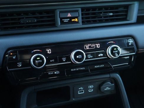 Certified 2024 Honda Pilot TrailSport image 23