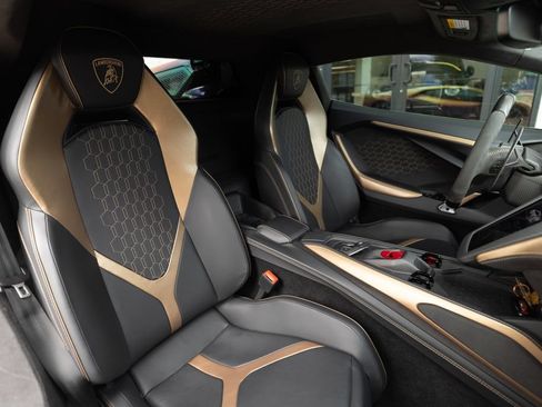 Used 2024 Lamborghini Revuelto AWD/4WD image 26
