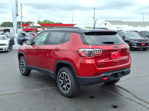 New 2026 Jeep Compass Trailhawk w/ Trailer Tow Group AWD/4WD image 4