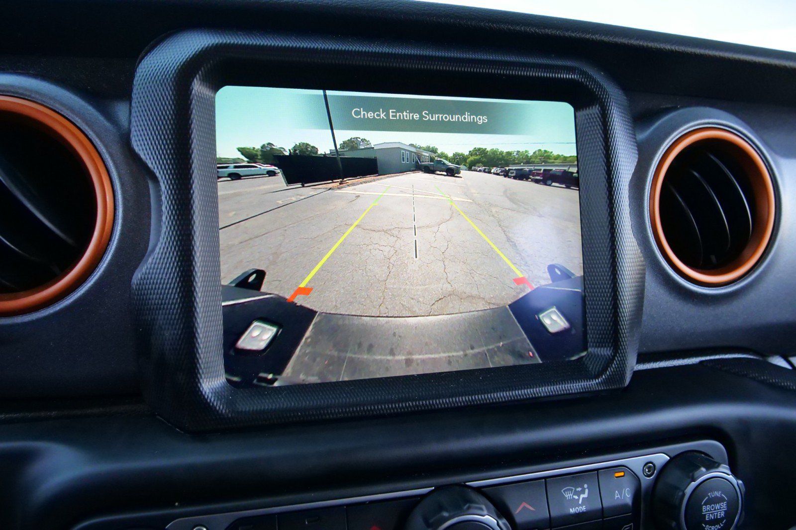 Used 2023 Jeep Gladiator Mojave w/ Cold Weather Group AWD/4WD image 25
