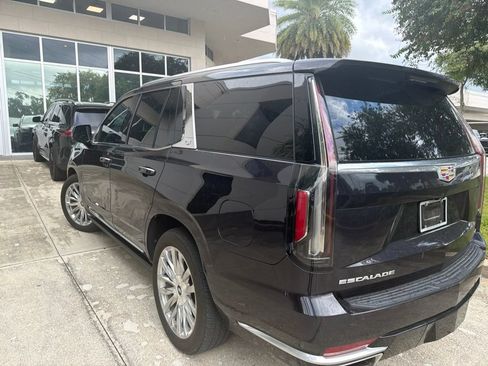 Used 2022 Cadillac Escalade Premium Luxury w/ Performance Package AWD/4WD image 13