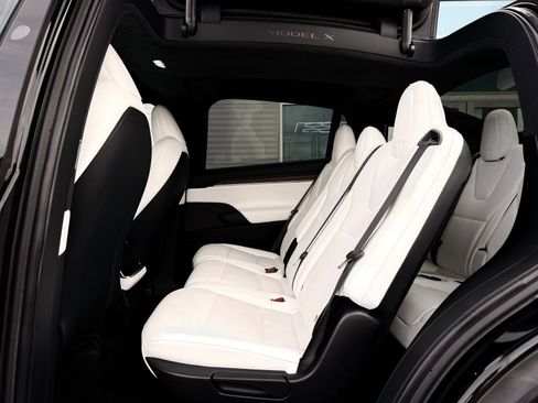 Used 2023 Tesla Model X AWD/4WD image 25