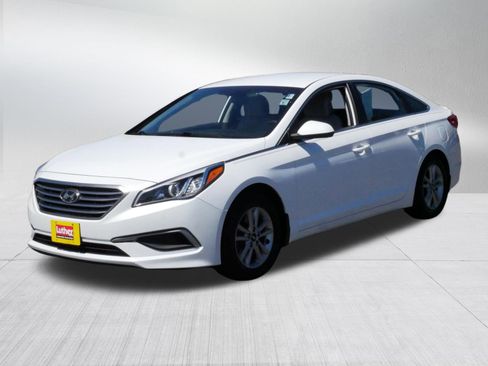 Used 2016 Hyundai Sonata SE FWD image 3