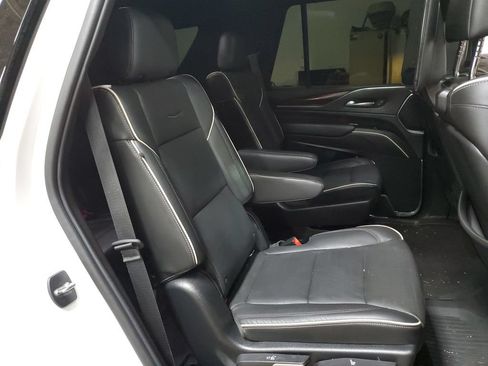 Used 2021 Cadillac Escalade Premium Luxury AWD/4WD image 13