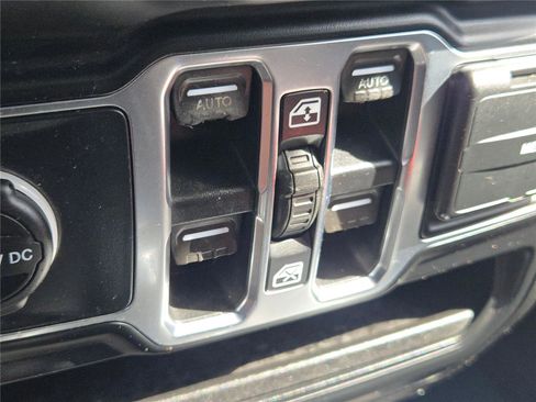 Certified 2018 Jeep Wrangler Unlimited Sport S AWD/4WD image 30