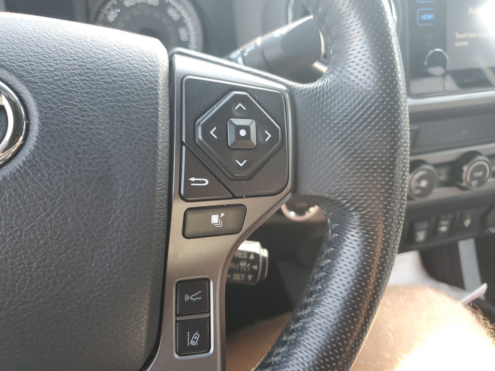 Used 2019 Toyota Tacoma TRD Off-Road AWD/4WD image 22