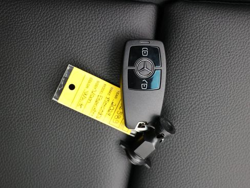 Used 2024 Mercedes-Benz eSprinter 170 Cargo image 37