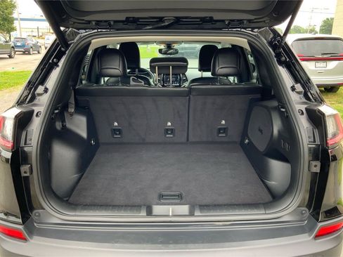 Used 2019 Jeep Cherokee Limited AWD/4WD image 12