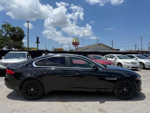 Used 2017 Jaguar XF Prestige image 4