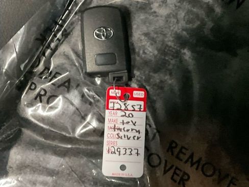 Used 2020 Toyota Tacoma TRD Sport w/ TRD Premium Sport Package image 8