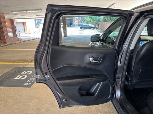 Used 2019 Jeep Compass Trailhawk AWD/4WD image 14