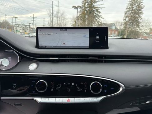 Used 2025 Genesis GV70 2.5T image 17